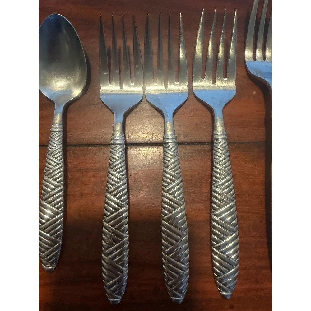 The Main Course Stainless Steel Flatware Set 18-8 Japan Basketweave 17pc Lot